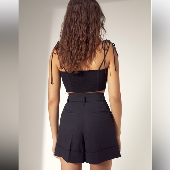Aritzia Labyrinth shorts in Black size 0 - Picture 2 of 6